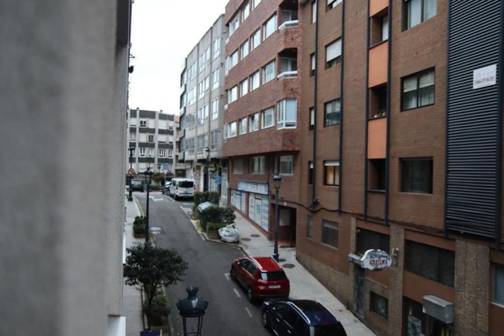 Acogedor, Con Garaje, Centrico. Apartamento Vigo Exterior foto