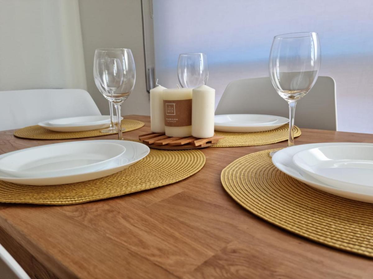 Acogedor, Con Garaje, Centrico. Apartamento Vigo Exterior foto
