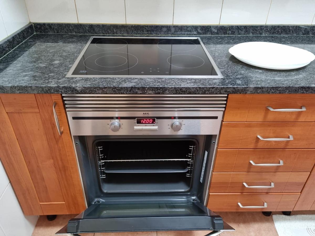 Acogedor, Con Garaje, Centrico. Apartamento Vigo Exterior foto