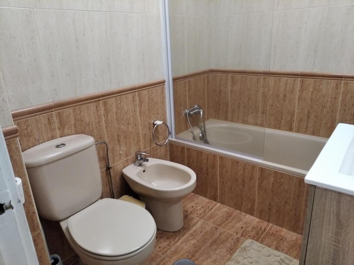 Acogedor, Con Garaje, Centrico. Apartamento Vigo Exterior foto