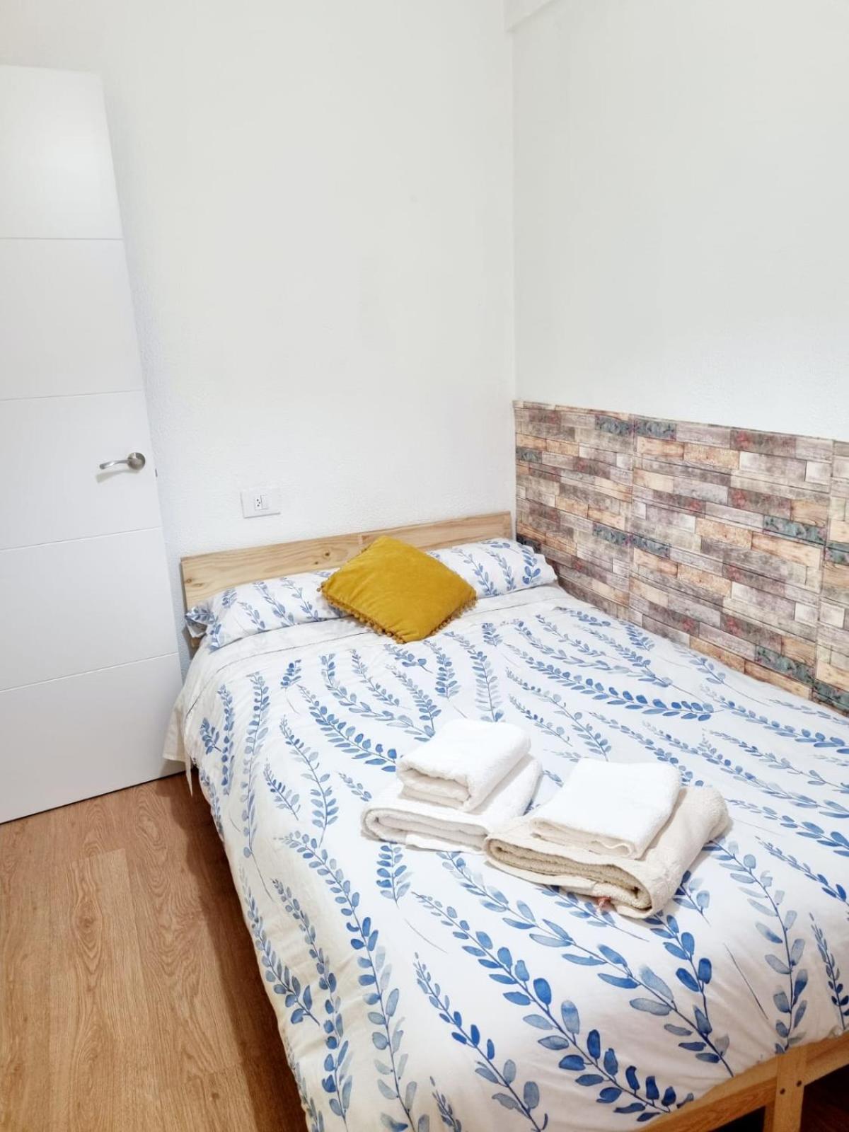 Acogedor, Con Garaje, Centrico. Apartamento Vigo Exterior foto