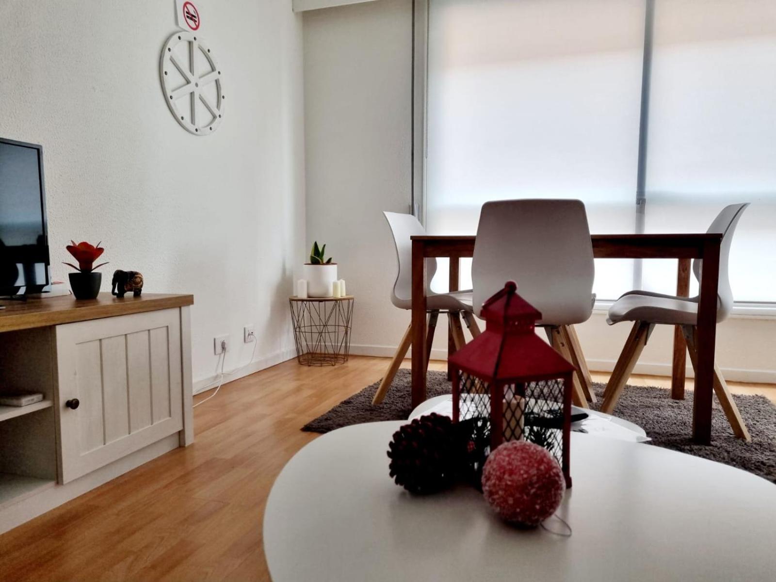 Acogedor, Con Garaje, Centrico. Apartamento Vigo Exterior foto