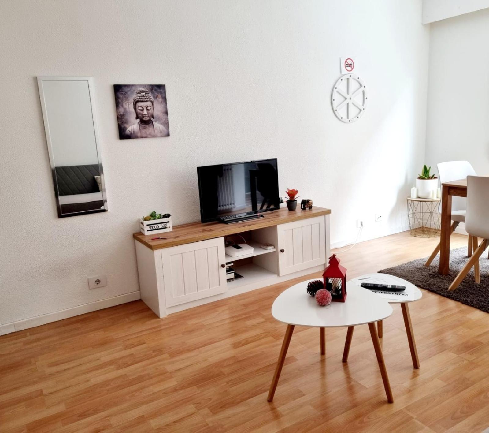 Acogedor, Con Garaje, Centrico. Apartamento Vigo Exterior foto