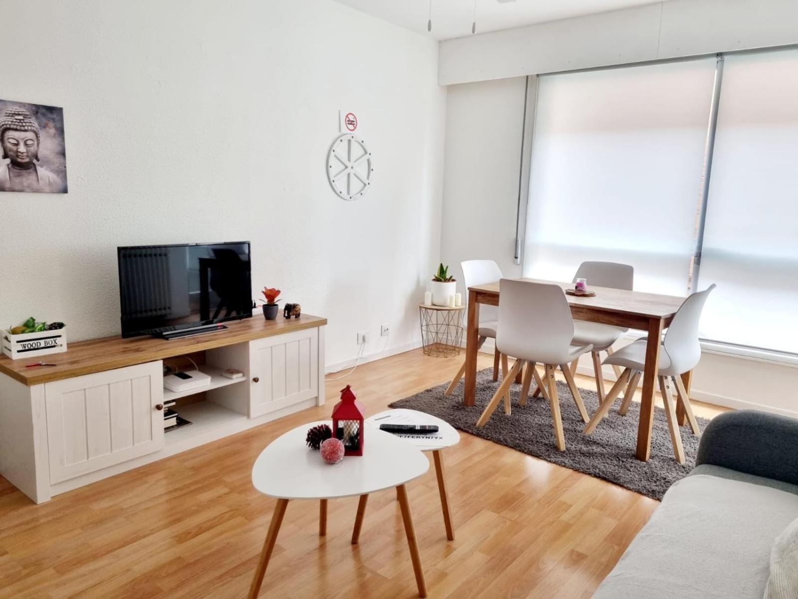 Acogedor, Con Garaje, Centrico. Apartamento Vigo Exterior foto
