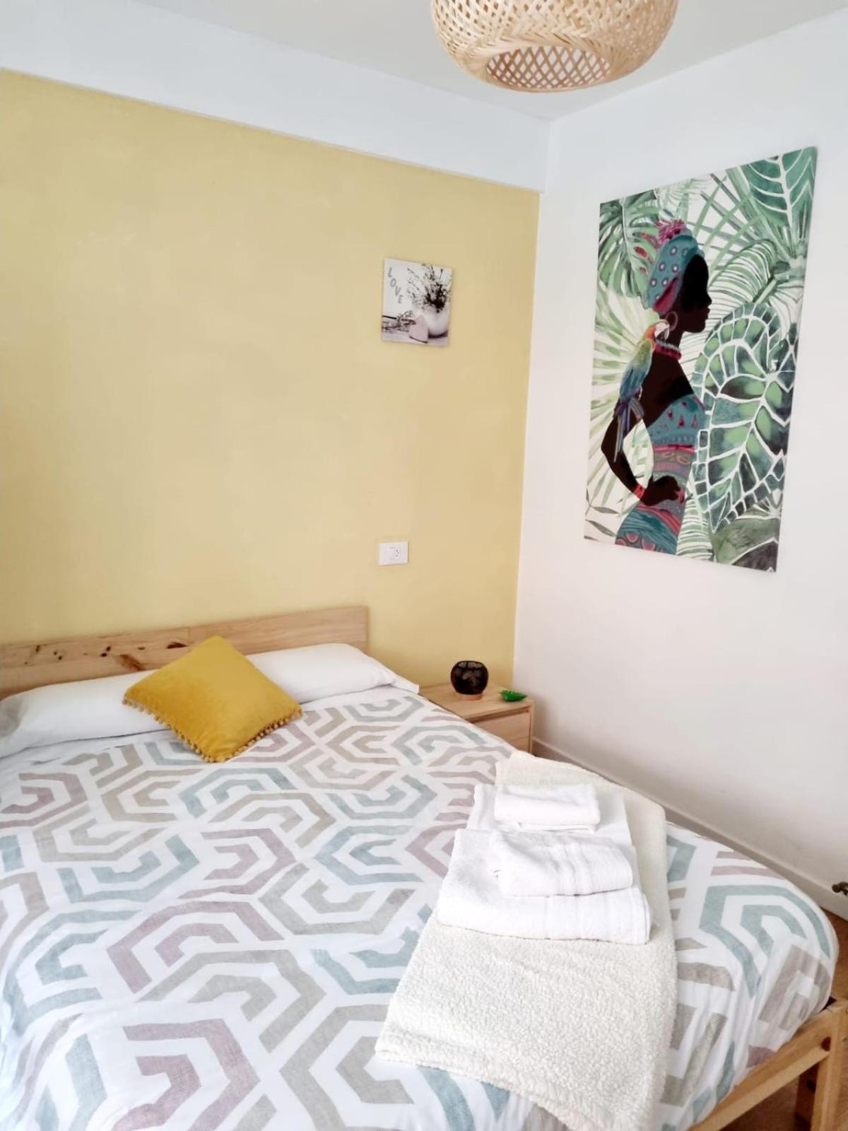 Acogedor, Con Garaje, Centrico. Apartamento Vigo Exterior foto