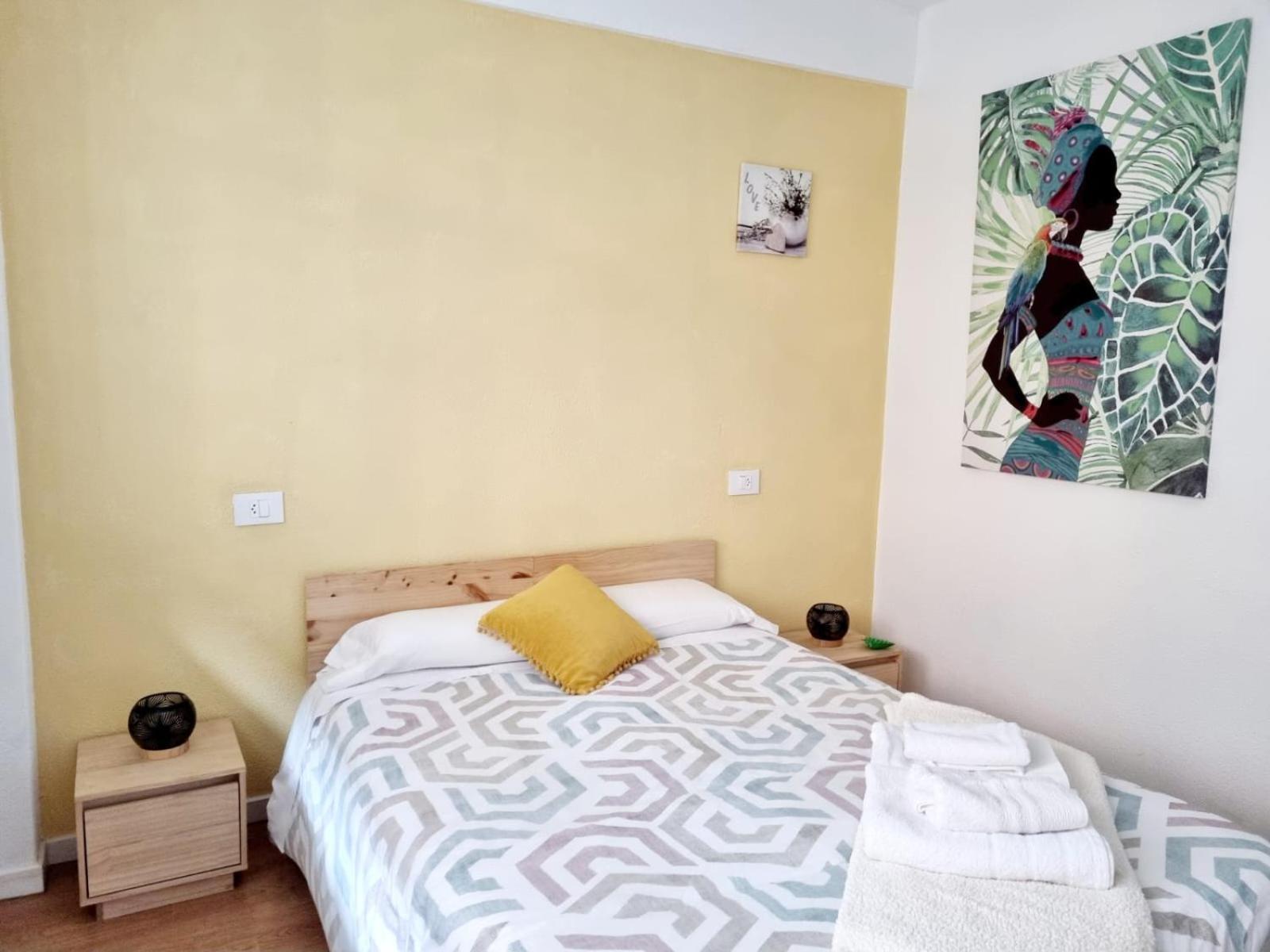 Acogedor, Con Garaje, Centrico. Apartamento Vigo Exterior foto