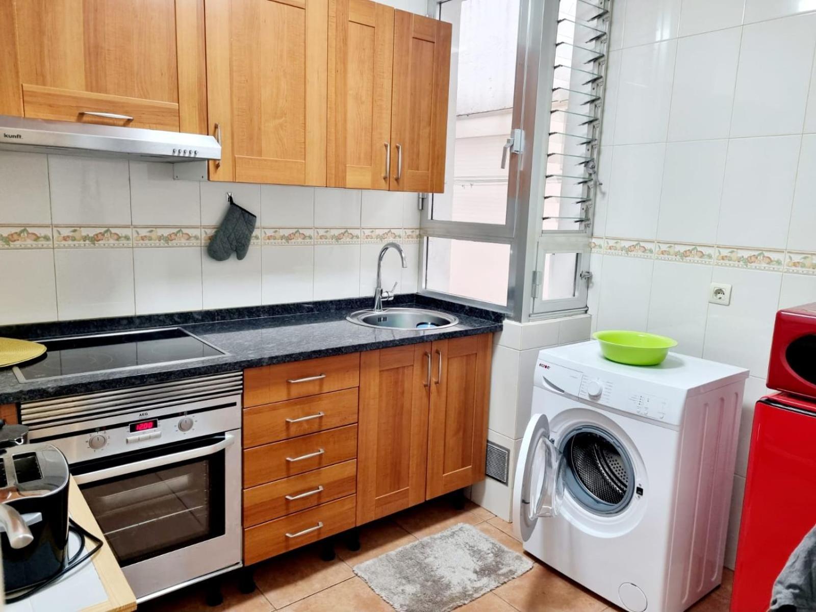 Acogedor, Con Garaje, Centrico. Apartamento Vigo Exterior foto